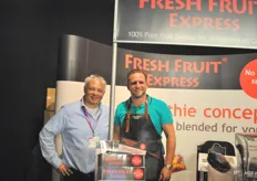 Fresh Fruit express had veel aanloop voor het smoothie concept, Uko Vegter gaf informatie en Peter Fabriek draaide de smoothies.